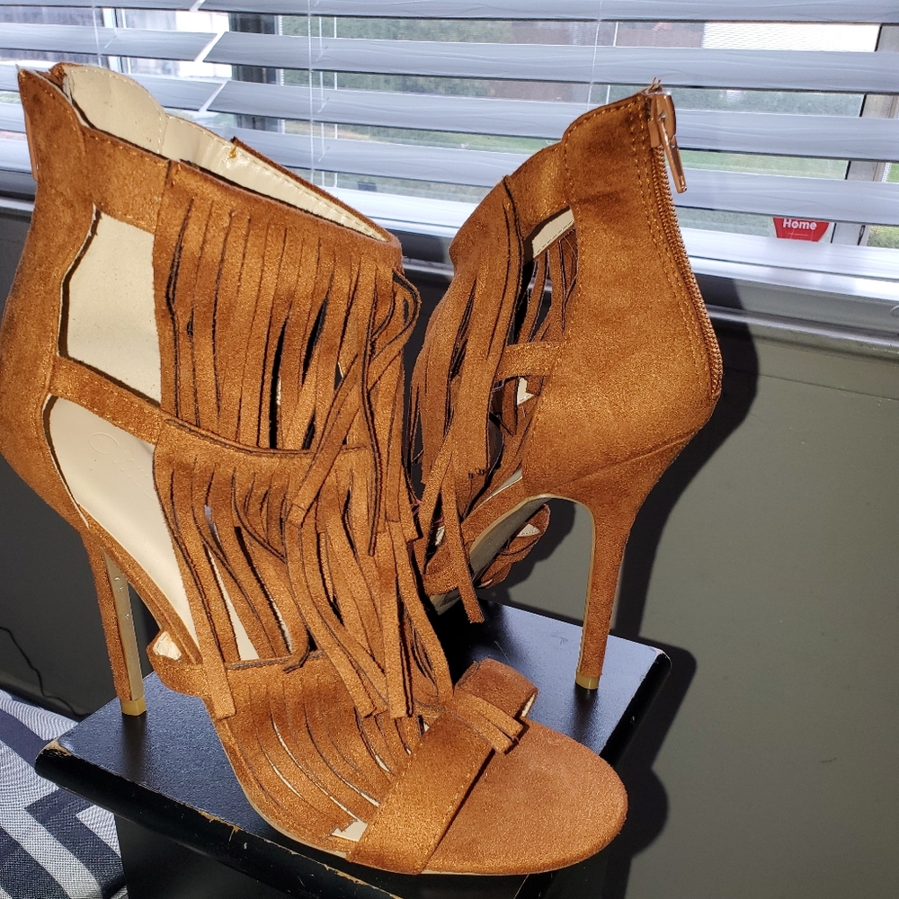 NEW Faux Suede Tasseled Heel